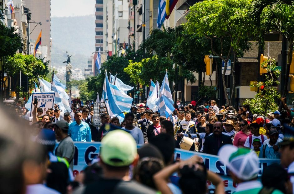 La UCR en crisis: el dilema de abrazar a Milei o salvarse solos
