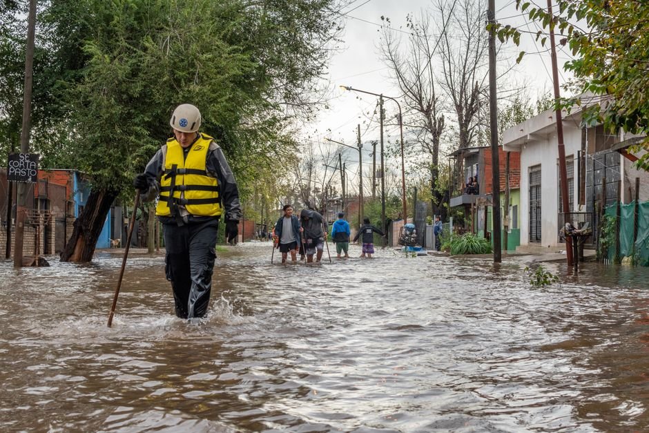 Números que no llenan la heladera: la economía rebota pero la inversión se hunde