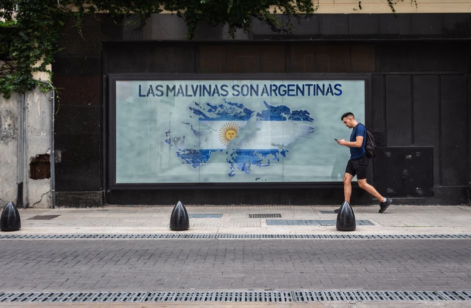 El multimillonario favorito de Milei que se instaló en el país
